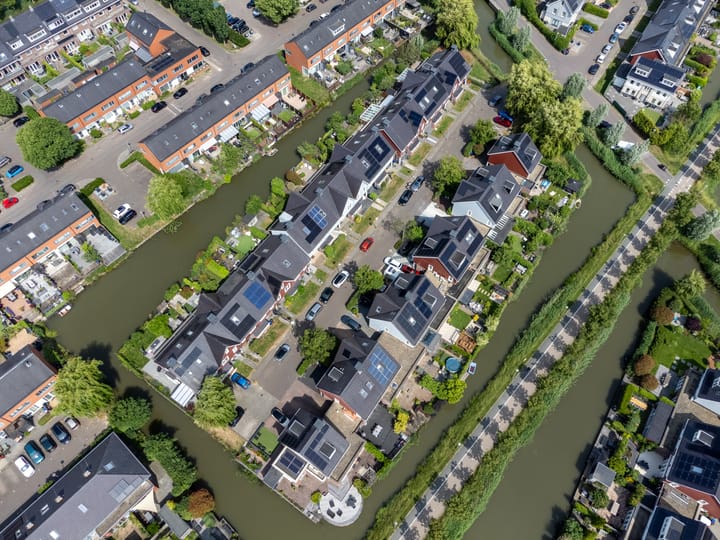 Foto 32 van Helmbloemlaan 9