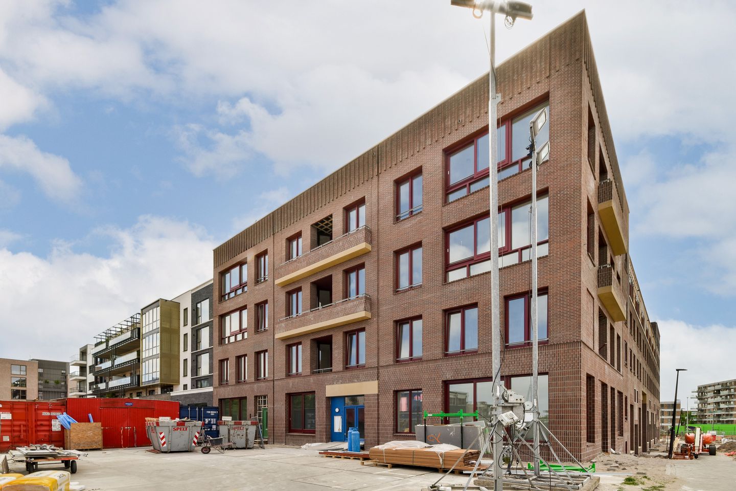 Foto 4 van Srefidensiplein 4
