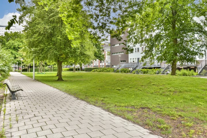 Foto 14 van Van Nijenrodeweg 185