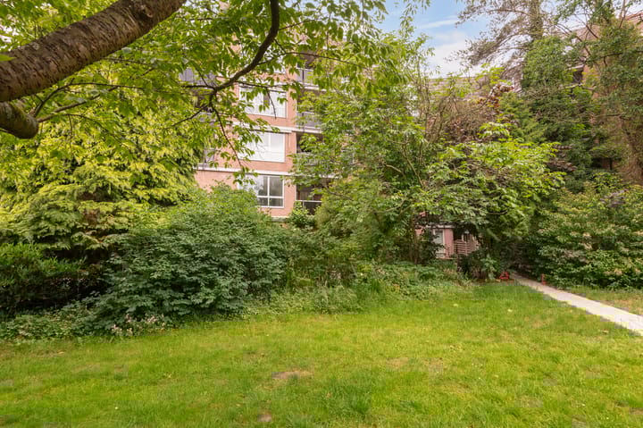 Photo 16 of Leerdamhof 369