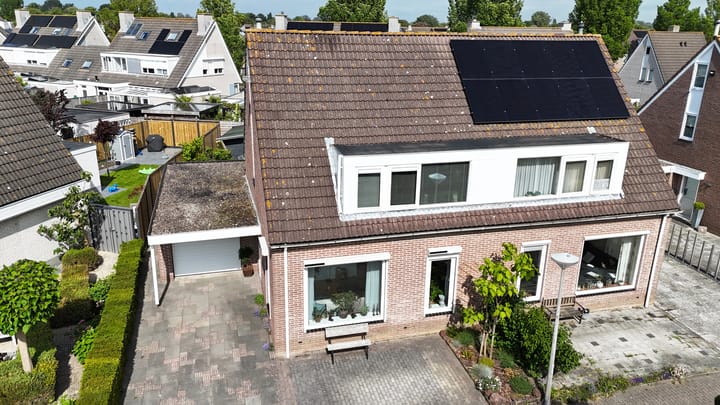 Foto 1 van Marga Klompelaan 8