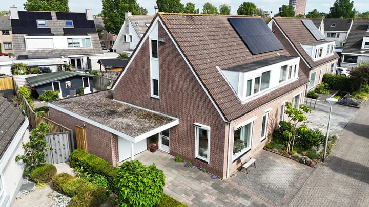 Foto 10 van Marga Klompelaan 8