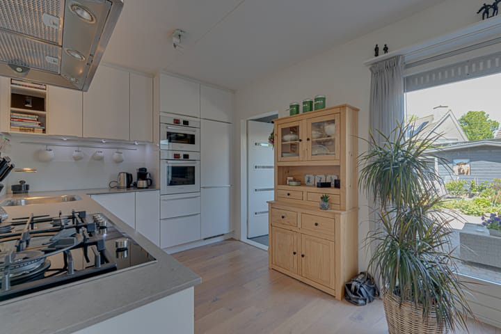 Foto 16 van Marga Klompelaan 8