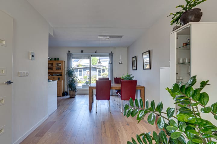 Foto 26 van Marga Klompelaan 8