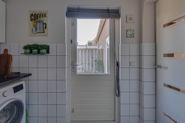 Foto 36 van Marga Klompelaan 8