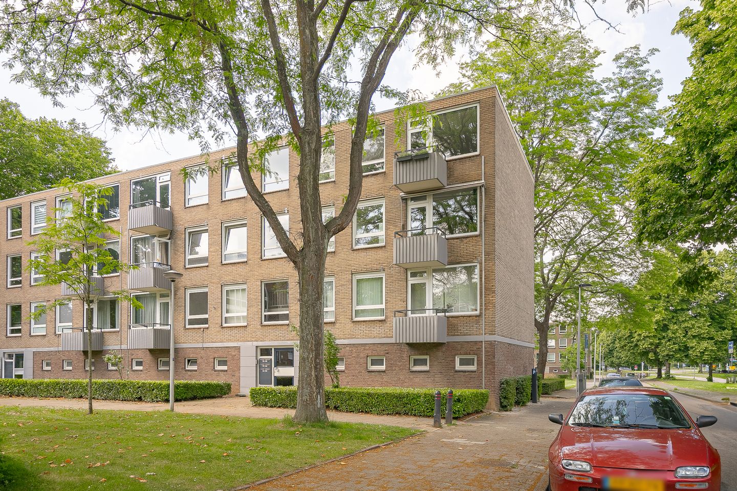 Via Regia 137-B main image