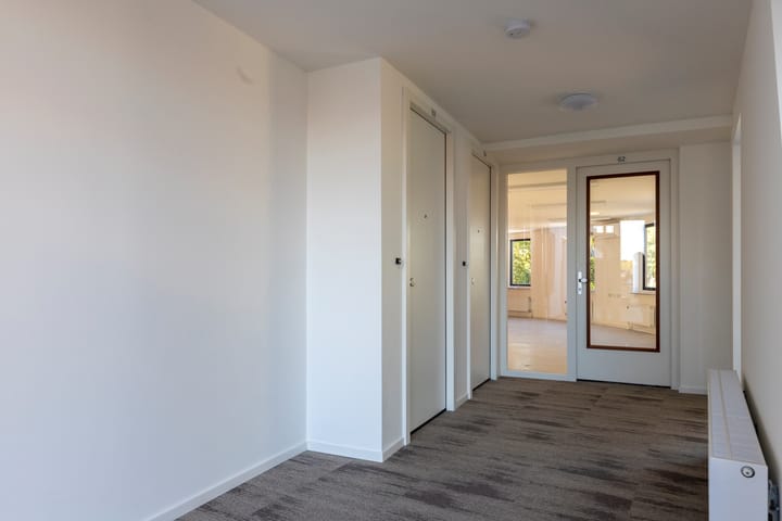 Photo 8 of Meerkreuk 64