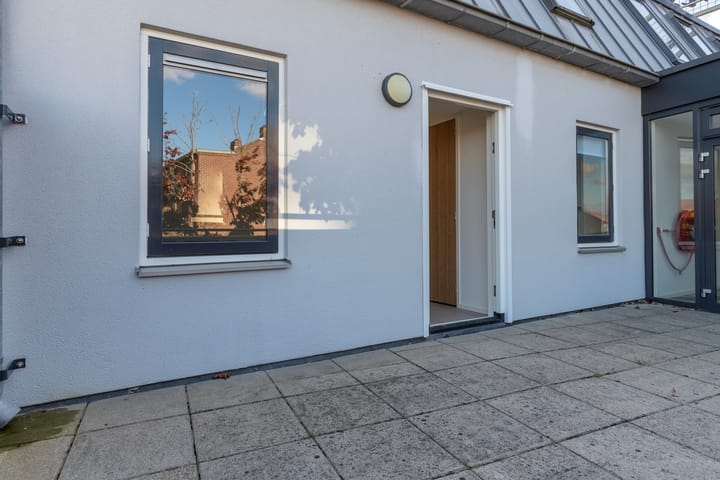 Photo 10 of Meerkreuk 64