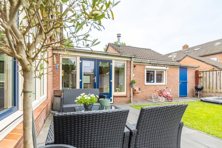 Photo 43 of Asterstraat 30