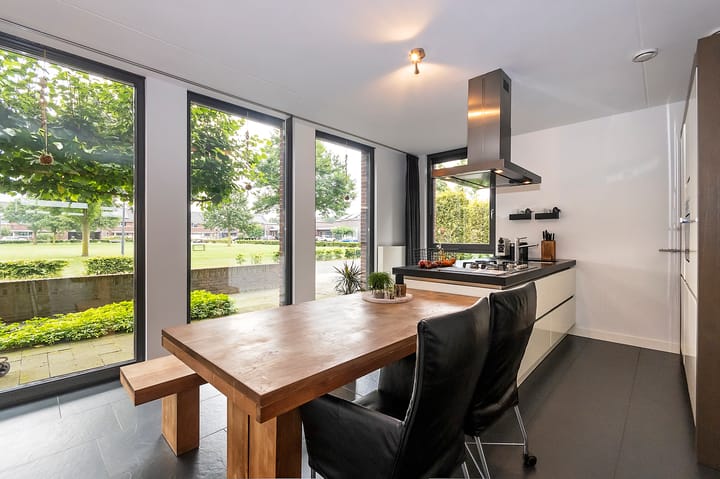 Foto 9 van Schelling 10