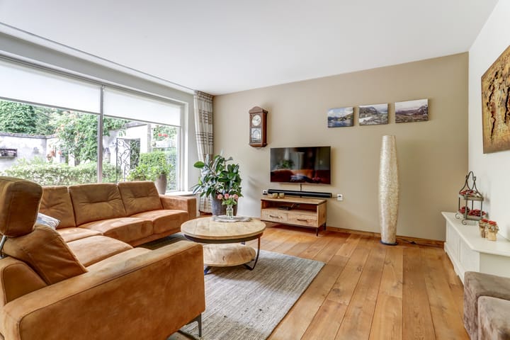 Foto 10 van Burgemeester van Besouwlaan 1