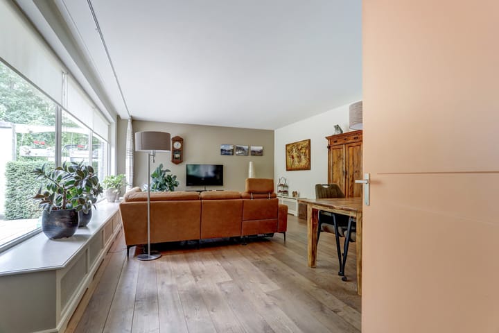 Foto 13 van Burgemeester van Besouwlaan 1