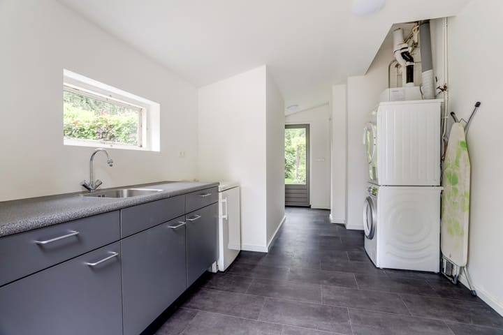 Foto 18 van Burgemeester van Besouwlaan 1