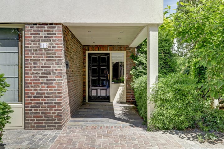 Foto 6 van Burgemeester van Besouwlaan 1