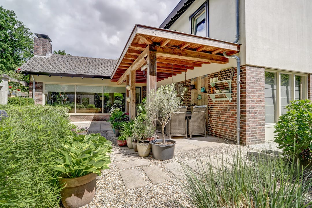 Foto 37 van Burgemeester van Besouwlaan 1