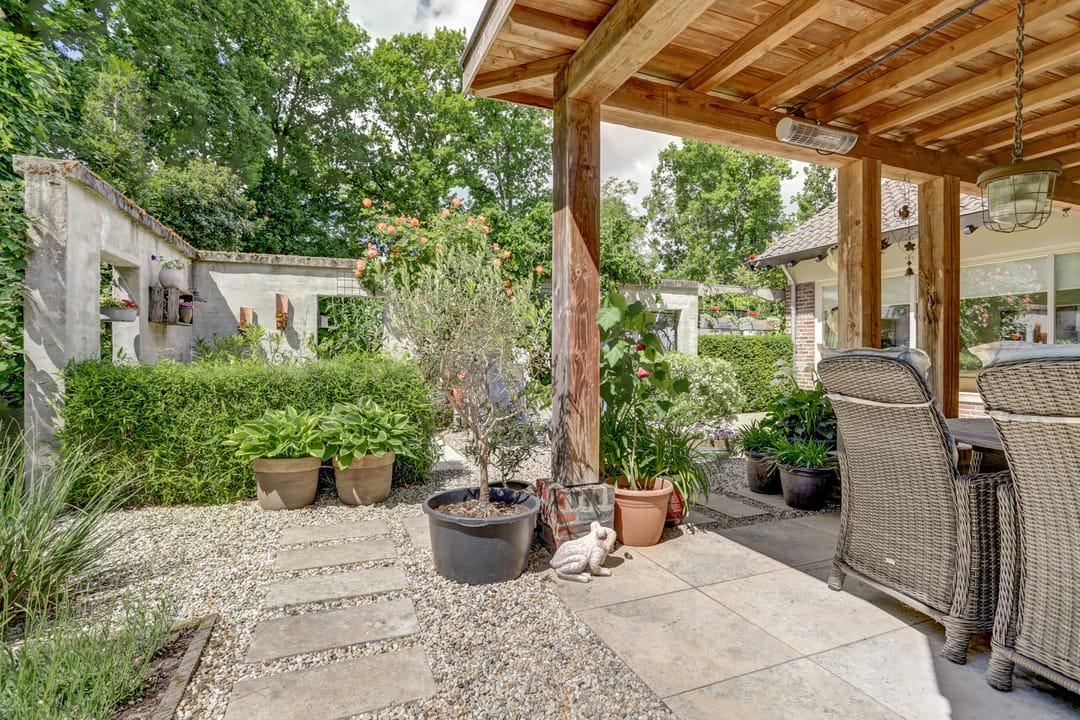 Foto 38 van Burgemeester van Besouwlaan 1