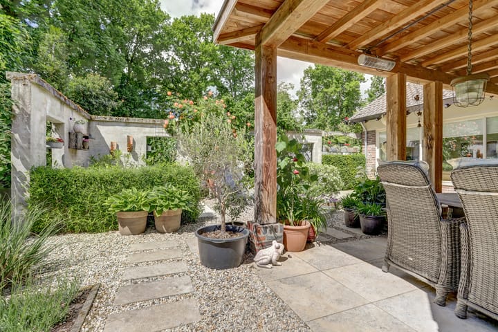 Foto 38 van Burgemeester van Besouwlaan 1