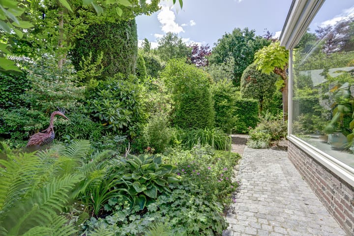 Foto 40 van Burgemeester van Besouwlaan 1