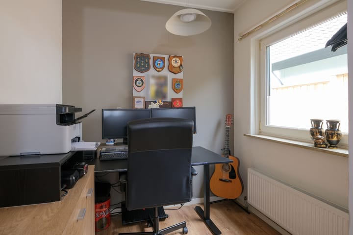 Foto 15 van Rondweg 33