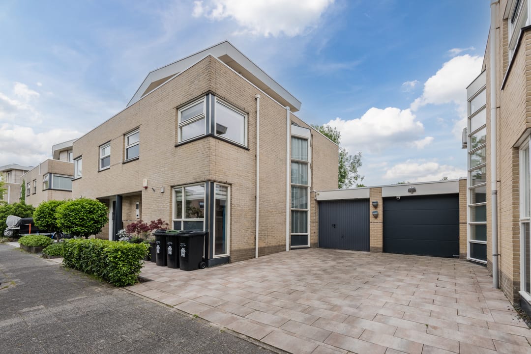 Photo 7 of Richard Burtonstraat 18