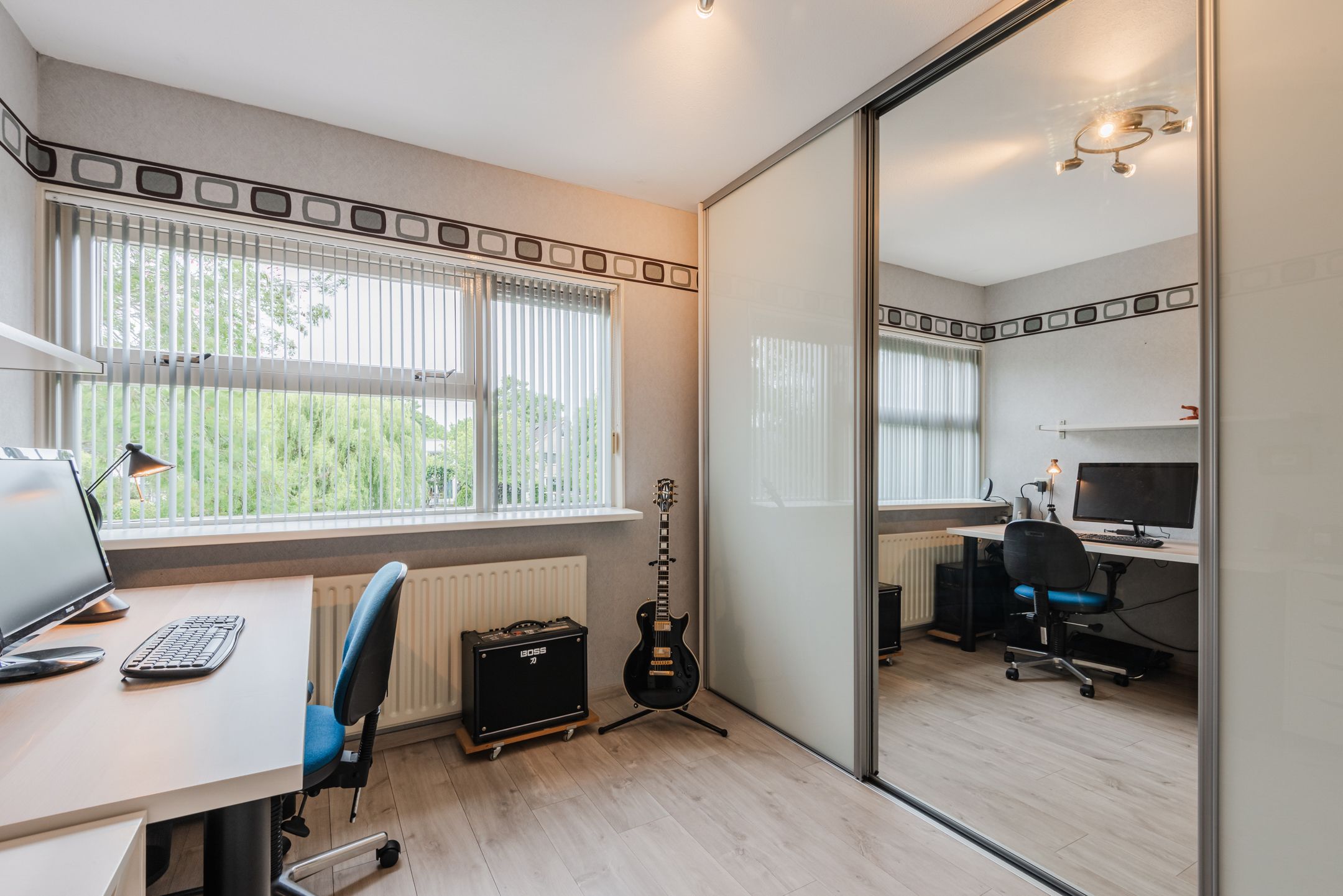 Photo 21 of Richard Burtonstraat 18