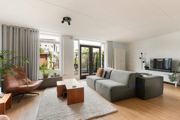 Foto 2 van Mahonie 210