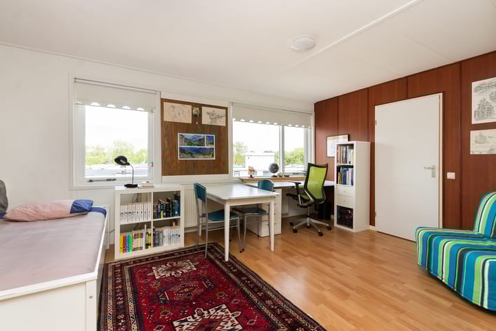 Foto 30 van Mahonie 210