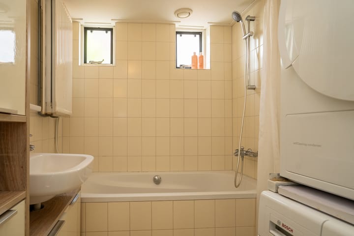 Foto 12 van Surinamestraat 32