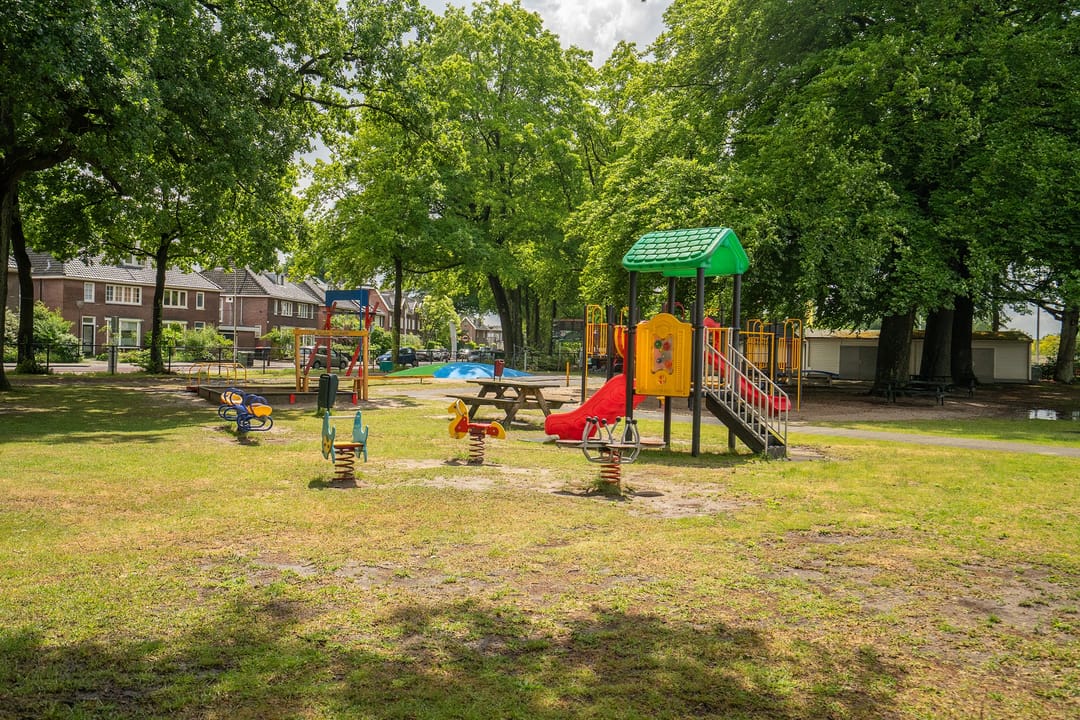 Photo 26 of Surinamestraat 32