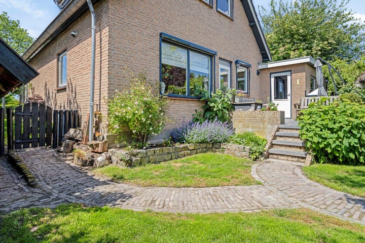 Photo 36 of Geldersedijk 25