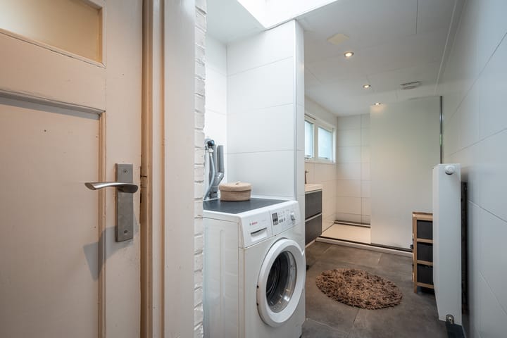 Photo 21 of Moesstraat 115