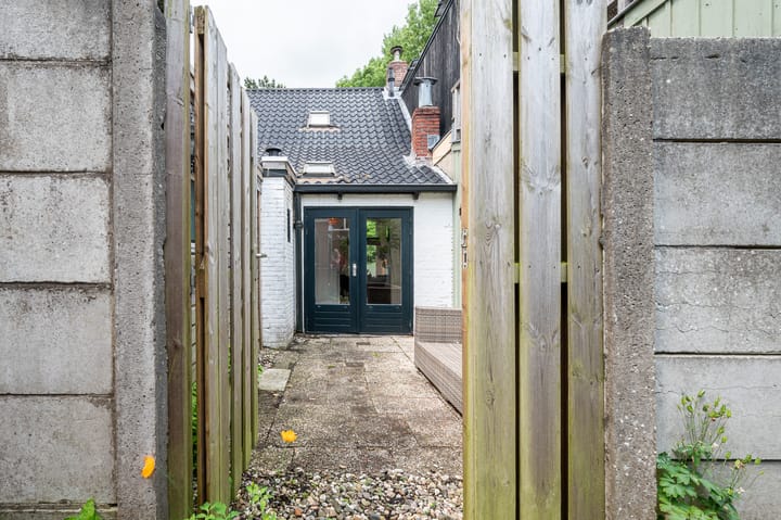 Photo 32 of Moesstraat 115