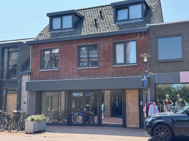 View photo 4 of Gelderstraat 36