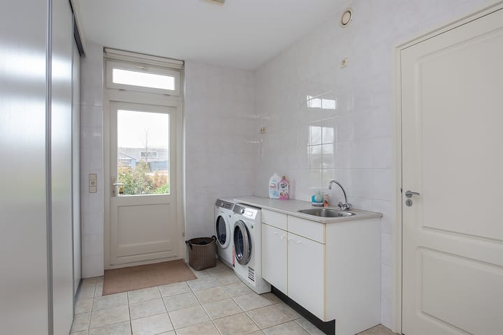 Photo 47 of Groenling 19