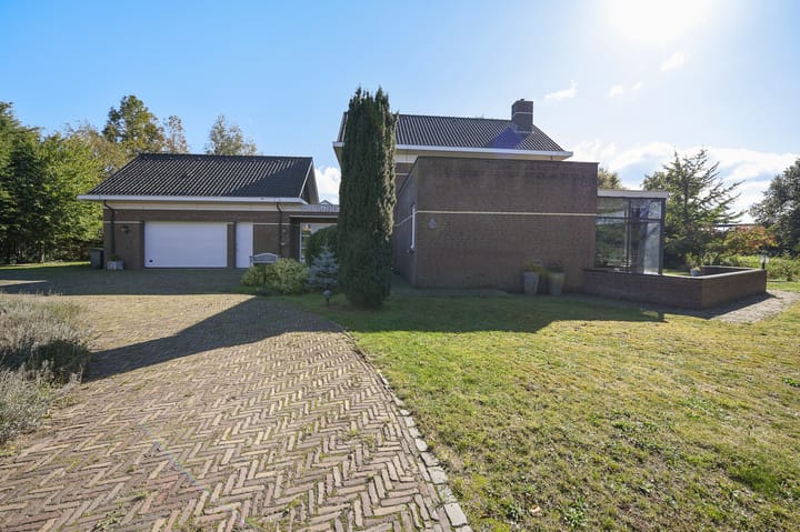 Photo 56 of Groenling 19