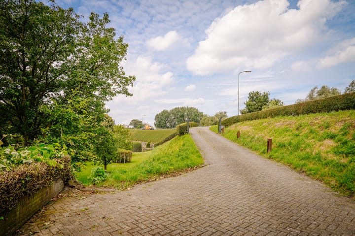 Foto 69 van Waalbandijk 11