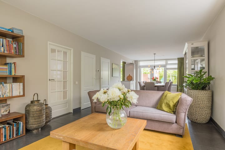 Foto 10 van Camphuijsenstraat 17