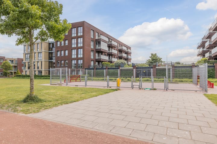 Foto 50 van Camphuijsenstraat 17