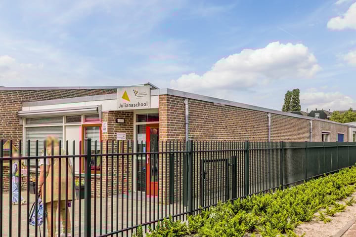 Foto 52 van Camphuijsenstraat 17