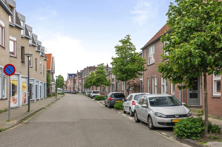 Foto 14 van C.J. Snuifstraat 2-14