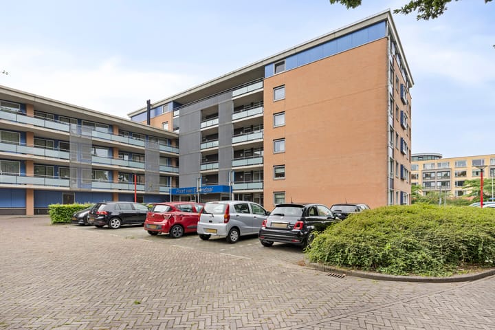 Photo 37 of Hulststraat 93