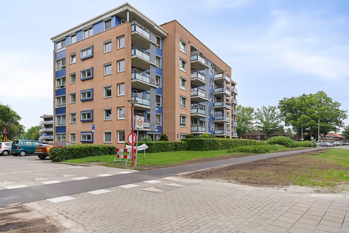 Photo 39 of Hulststraat 93