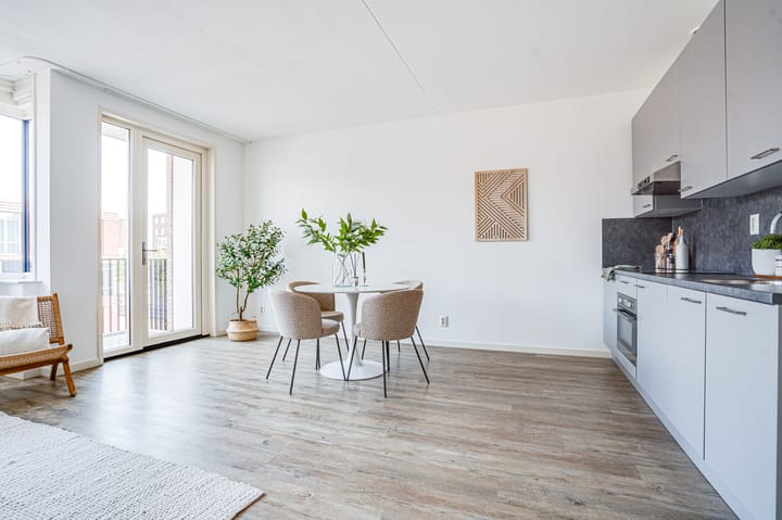 Foto 20 van San Marinostraat 43