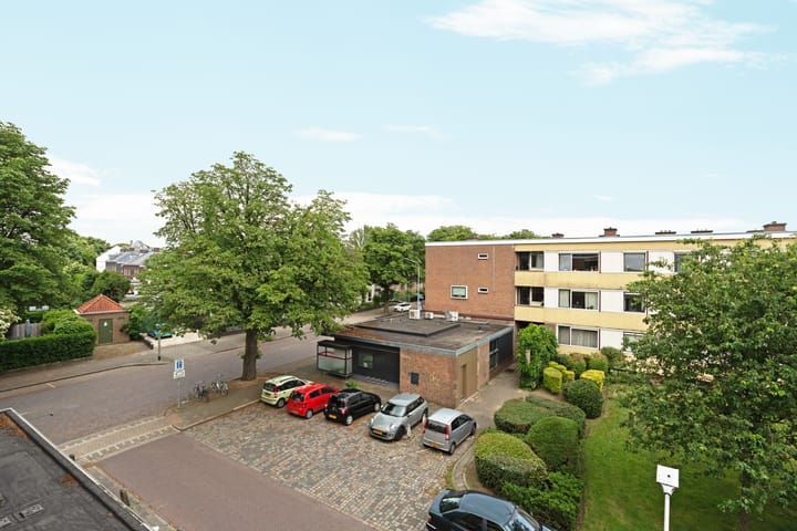 Foto 13 van Professor Hoogveldstraat 8