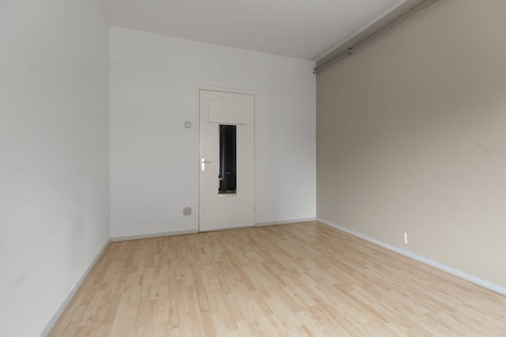 Foto 25 van Professor Hoogveldstraat 8