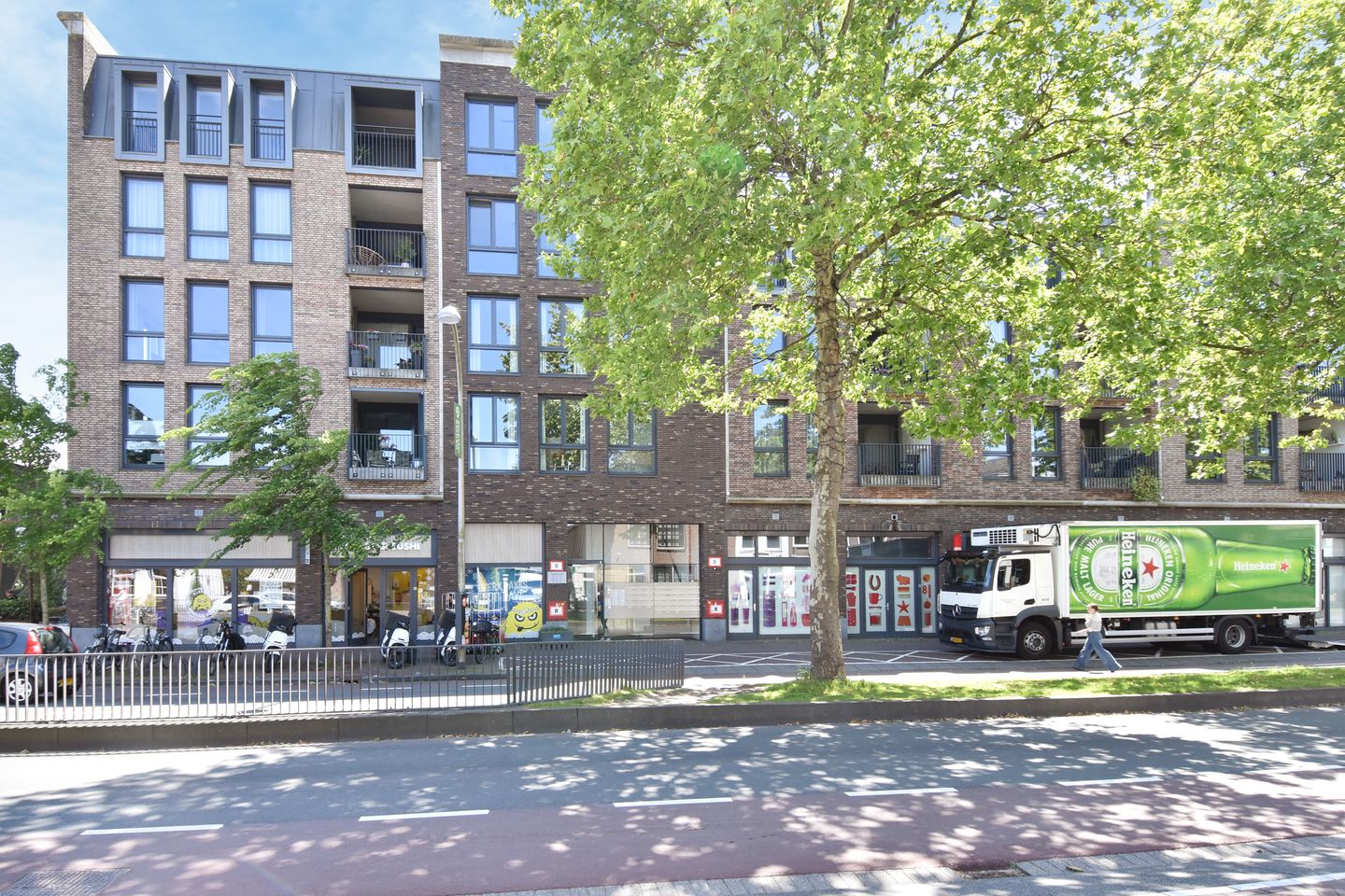 Photo 5 of Oostlaan 175