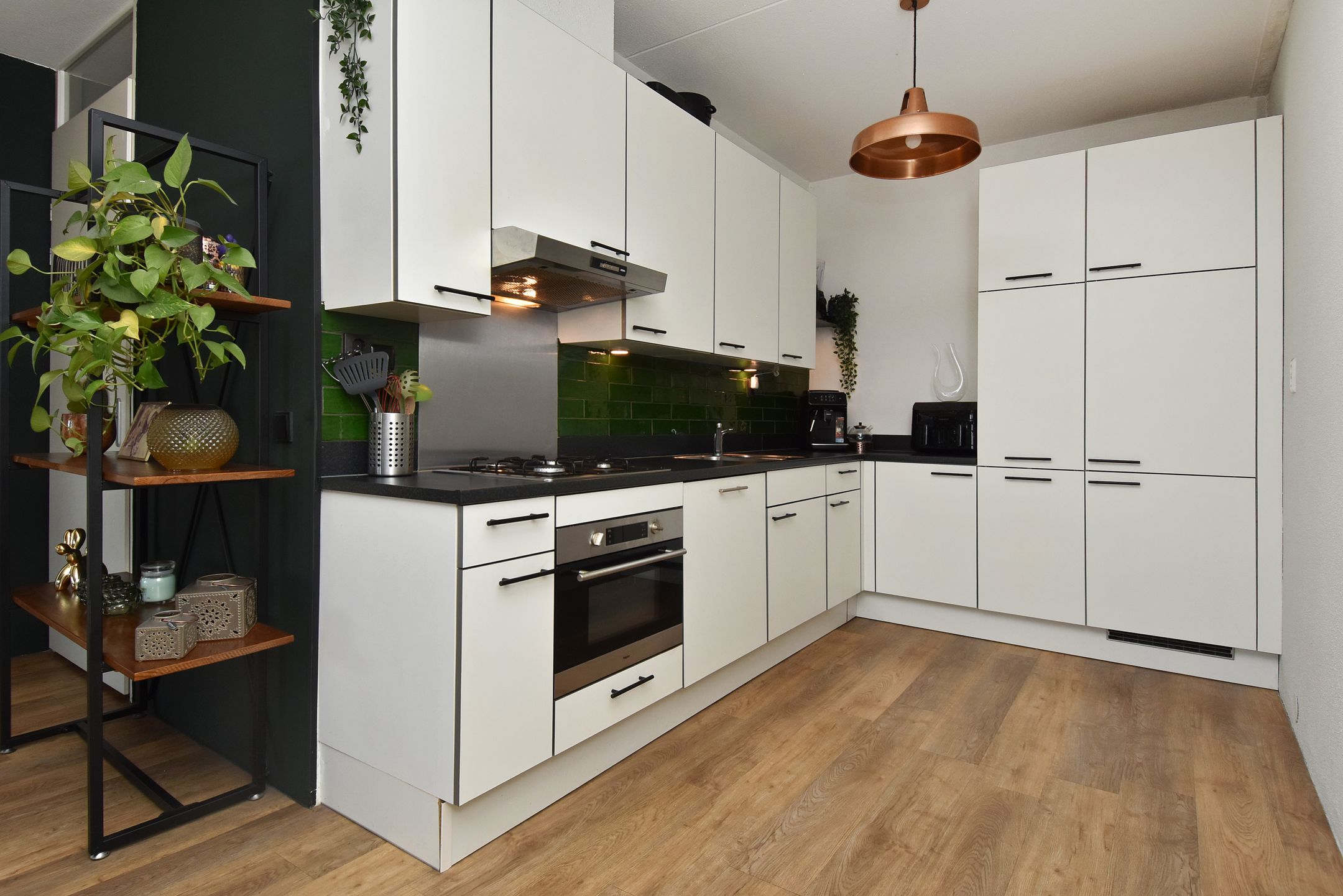 Photo 12 of Oostlaan 175