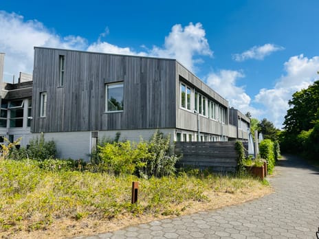 undefined main image