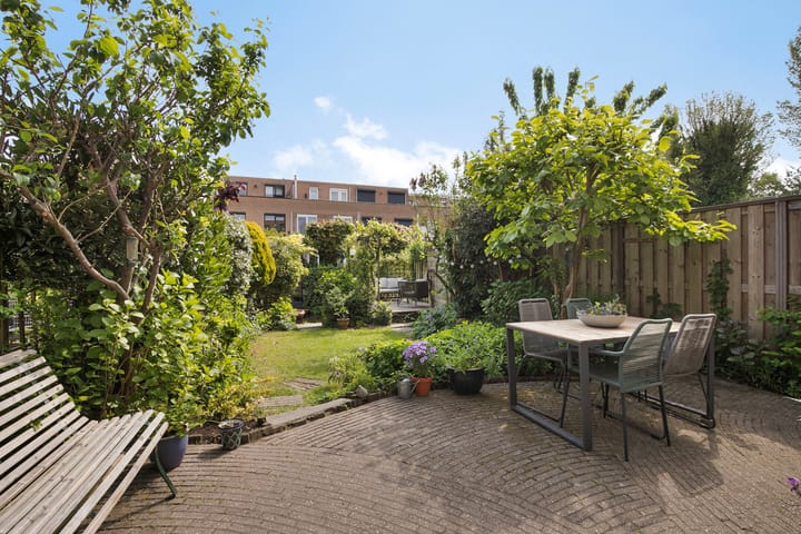 Foto 43 van Ann Burtonstraat 13