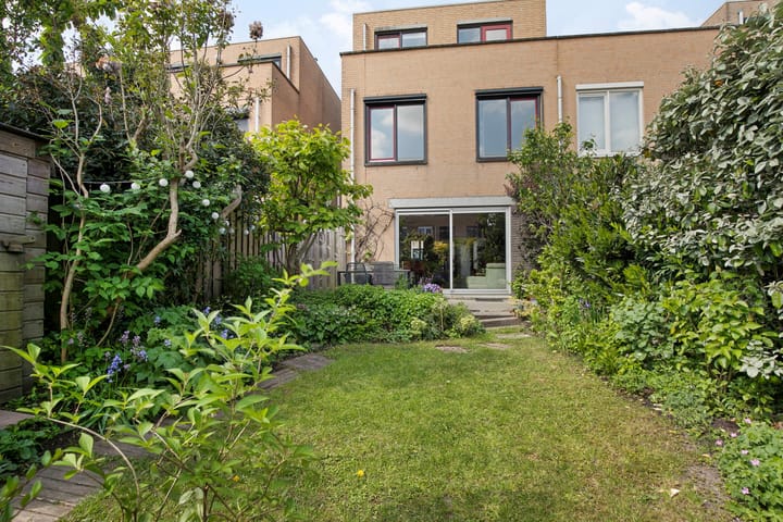 Foto 46 van Ann Burtonstraat 13